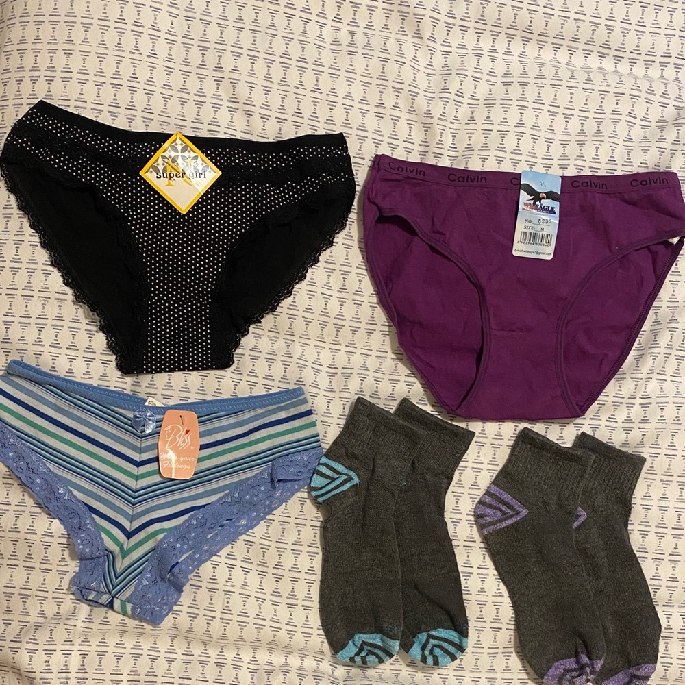 BrandNew Variety Pack 5p/c set. 3- 95% cotton/5 % spandex panties & 2prs. Socks.